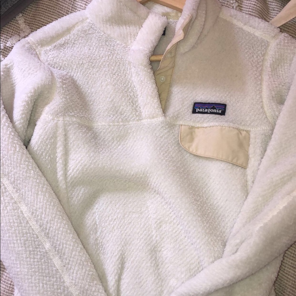 patagonia cream button up fleece